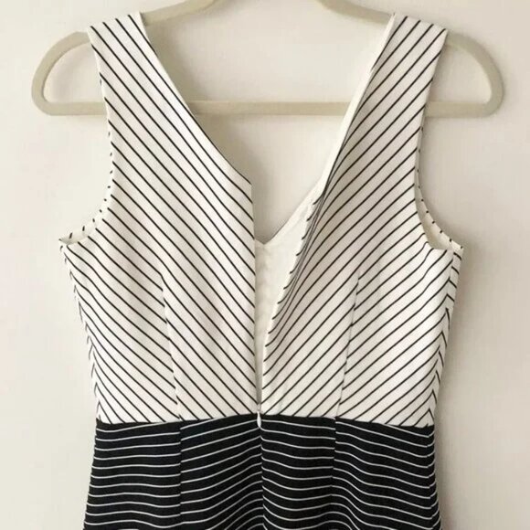 AT LOFT Black White Color Block Contrast Chevron Stripe Fit & Flare Mini Dress 4 - Picture 5 of 12
